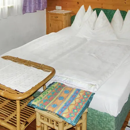 In Ruhiger Lage Nyaraló *